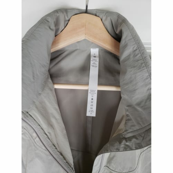 Lululemon lightweight jacket - Picture 2 of 5